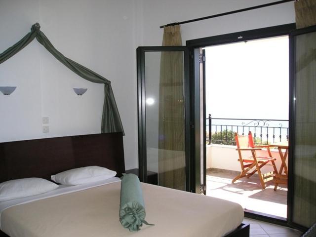 Golden Beach Inn Chrisi Ammoudia Zimmer foto