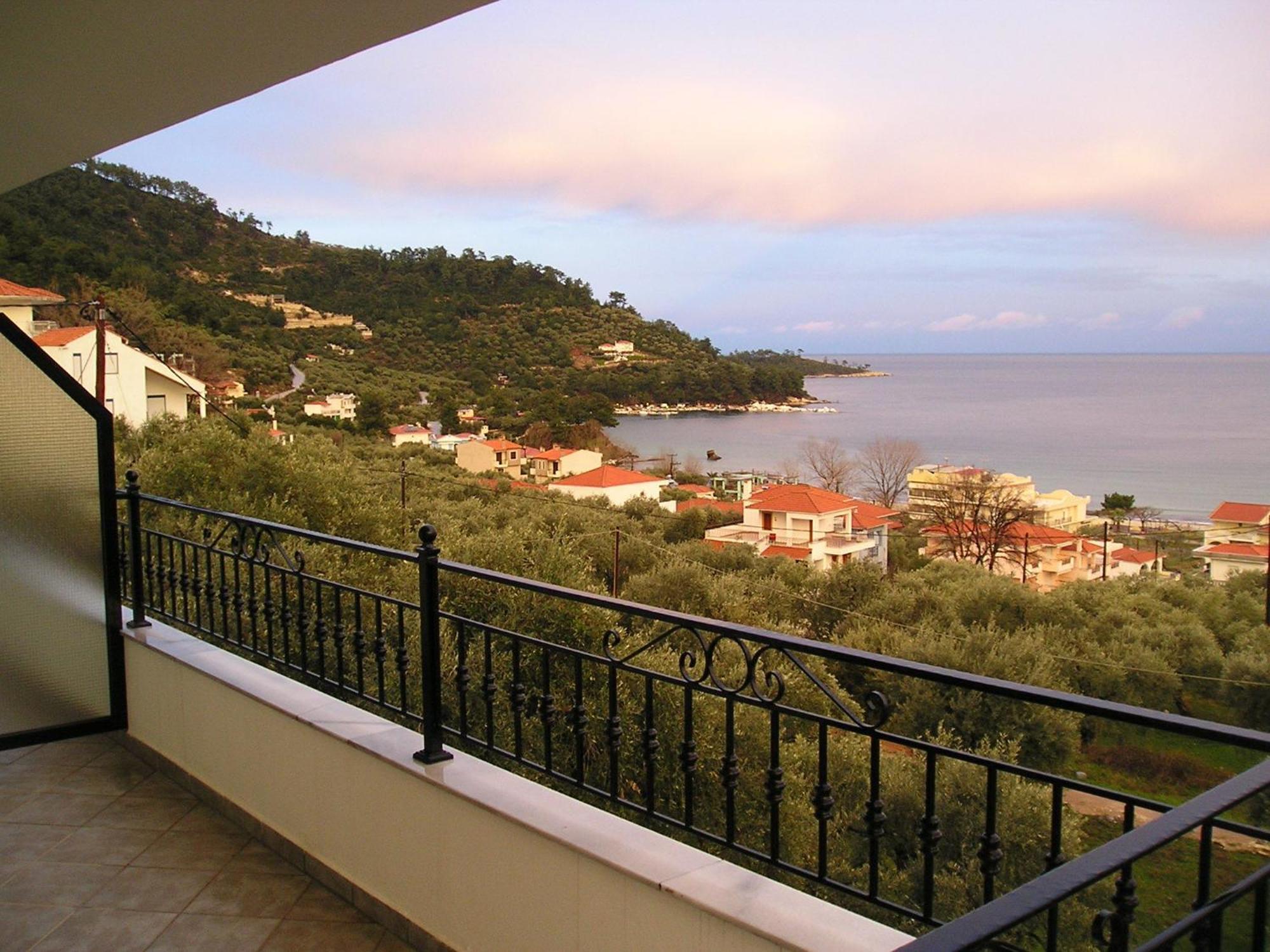 Golden Beach Inn Chrisi Ammoudia Exterior foto