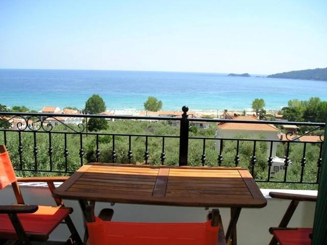 Golden Beach Inn Chrisi Ammoudia Exterior foto