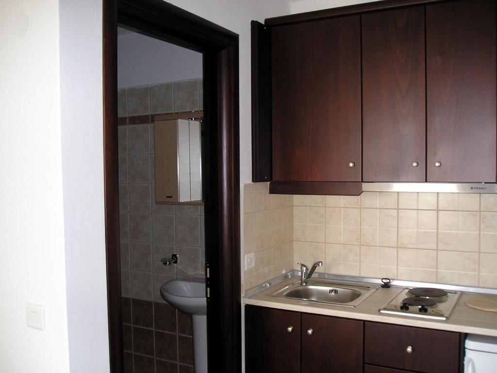 Golden Beach Inn Chrisi Ammoudia Zimmer foto